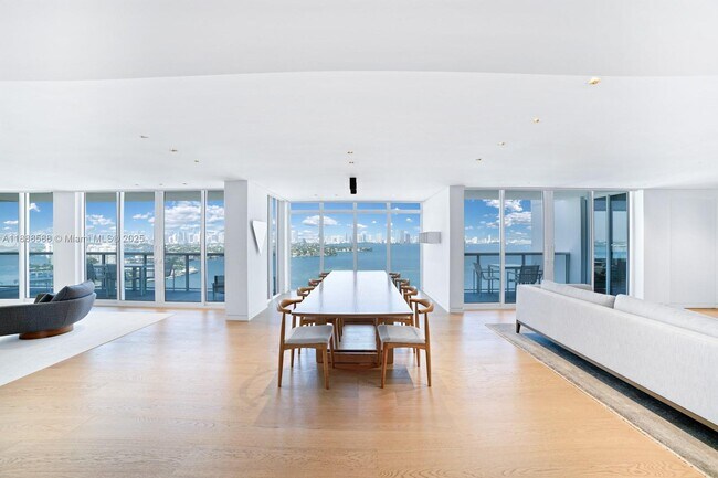 Foto del edificio - 1900 Sunset Harbour Dr