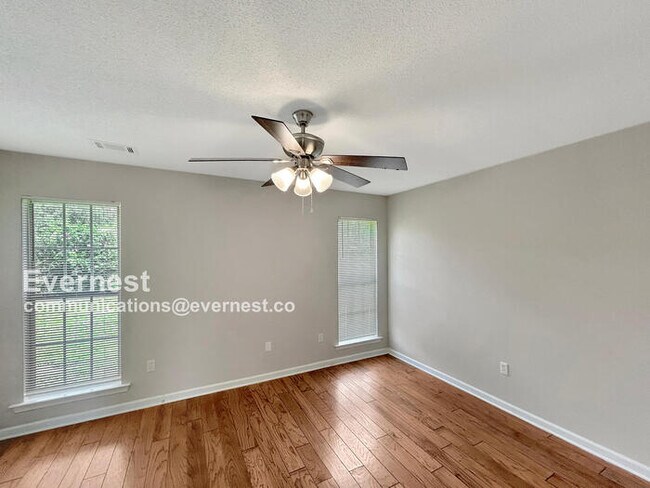 Foto del edificio - 9136 Bentley Woods Dr