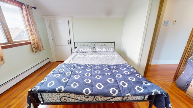 Building Photo - 15 Stanley Ave