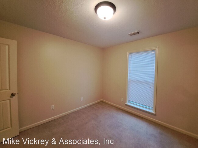 Foto del edificio - 3 br, 2 bath House - 717 Whispering Willow...