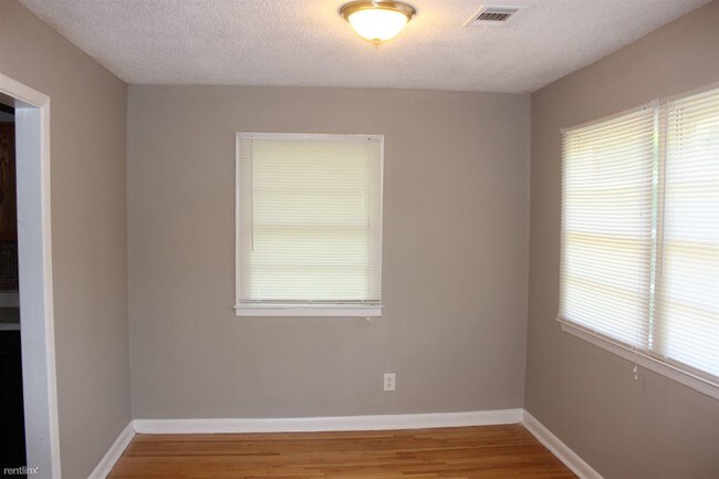 Foto del edificio - 3 br, 1.5 bath House - 3990 Rutgers Drive