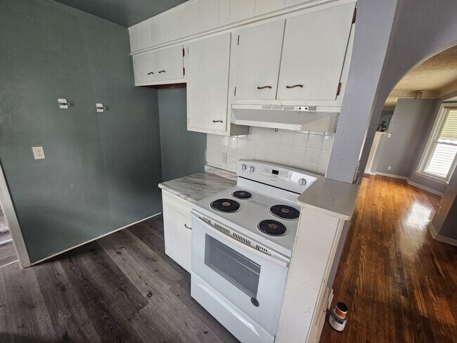 Foto del edificio - Spacious 3-Bedroom, 2-Bath South Euclid Home!
