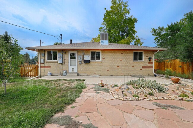Foto del edificio - 6316 Ingalls Ct