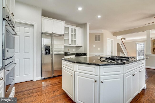 Building Photo - 346 Sinegar Pl