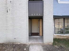 Building Photo - 6504 Spring Manor St