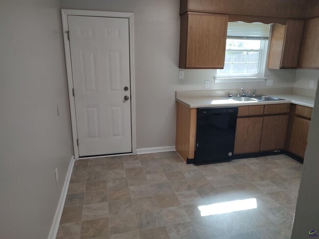 Building Photo - 606 Gawin Dr