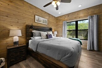 Building Photo - 2609 Stonebrook Dr