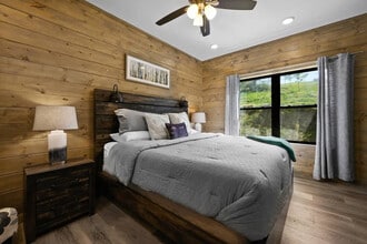 Building Photo - 2609 Stonebrook Dr