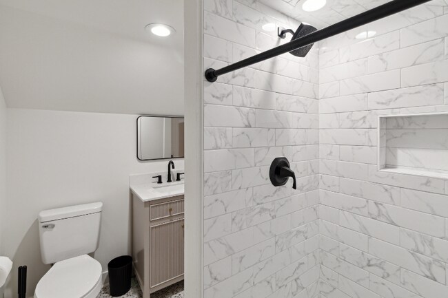 Foto del edificio - 1133 E Henry St