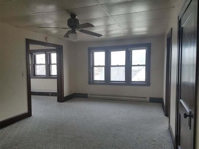 Foto del edificio - 1319 Charles St