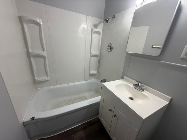 Foto del edificio - 1541 Fairchild-E