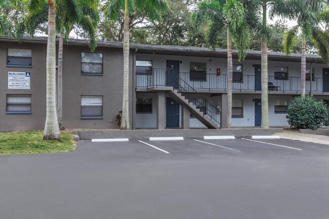 Foto del edificio - 7770 Starkey Rd