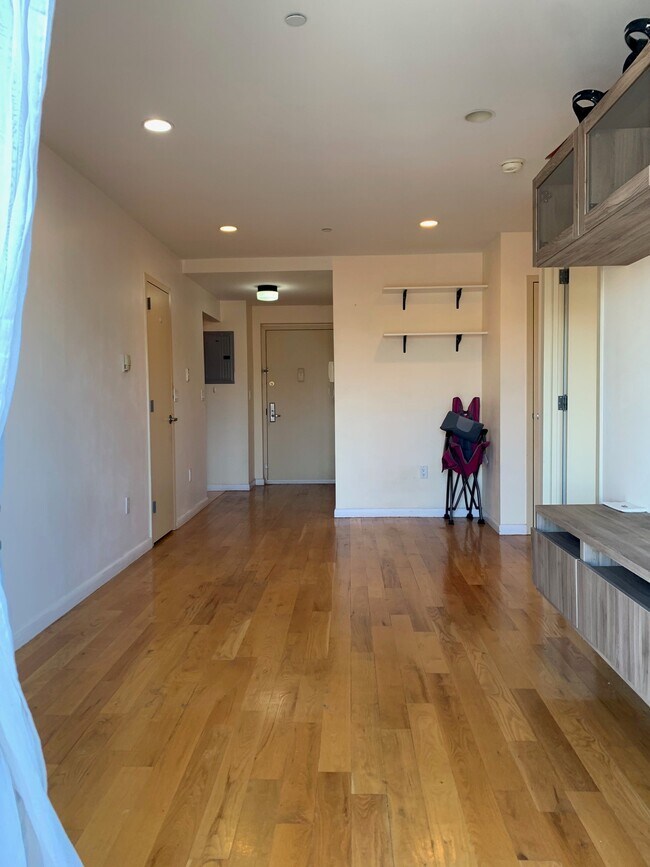 Foto del edificio - 41-52-52 63rd St