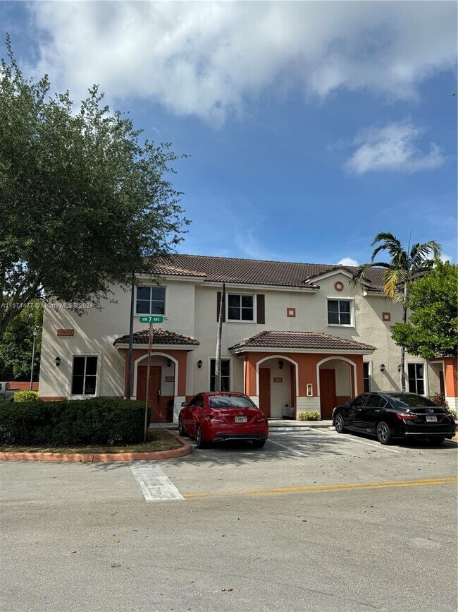 Foto del edificio - 17339 NW 7th Ave