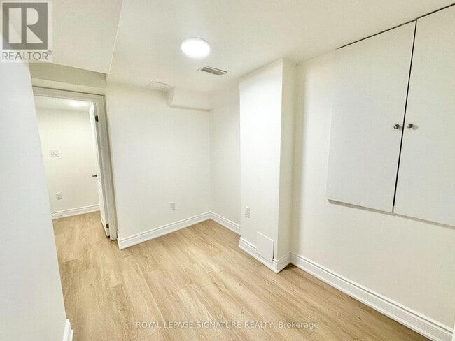 Building Photo - 5915 Churchill Meadows Blvd