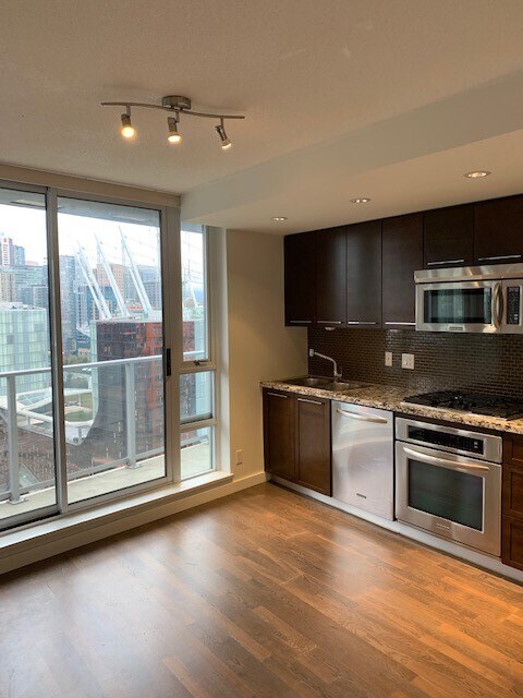 Building Photo - 2501-918 Cooperage Way