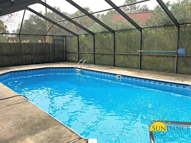 Building Photo - Beautiful 4 Bedroom Home with In-Ground Po...