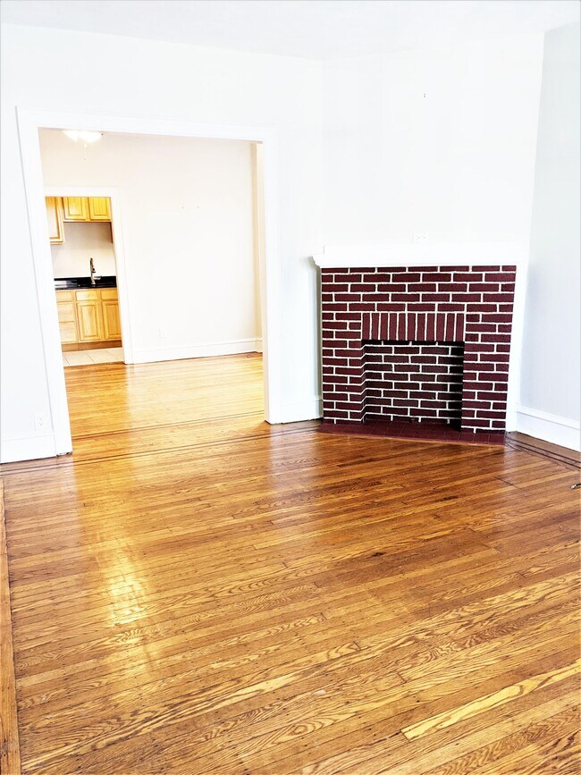 Building Photo - 1504 Delaware Ave