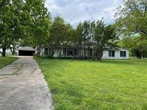 Building Photo - 2047 Fm 2933