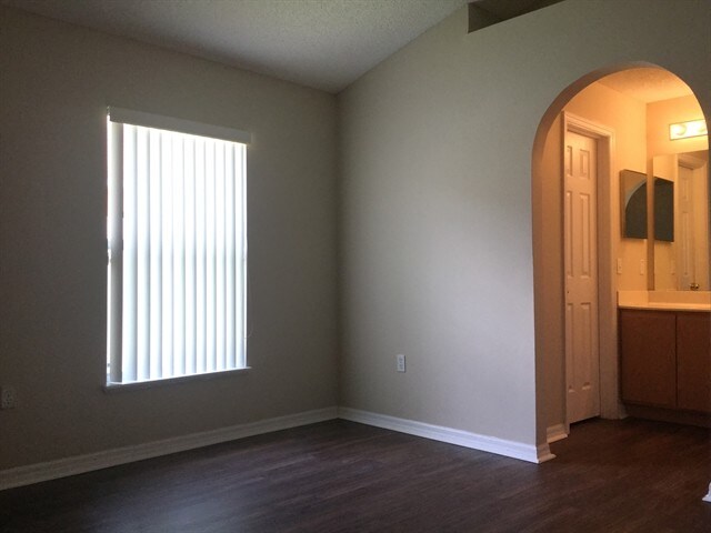 Foto del edificio - 7861 Harbor Bend Cir
