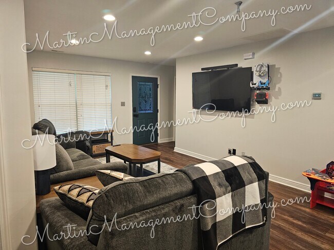 Foto del edificio - 1709 S Prospect Ave