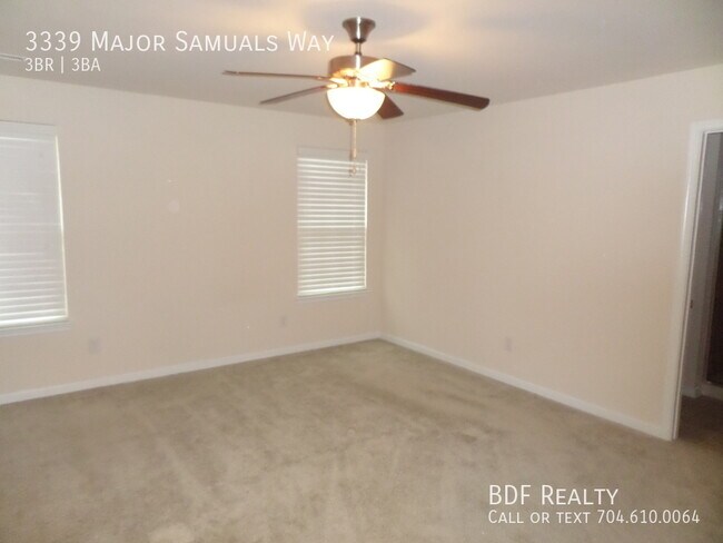 Foto del edificio - 3339 Major Samuals Way