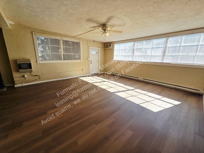 Building Photo - 323 Hughes St