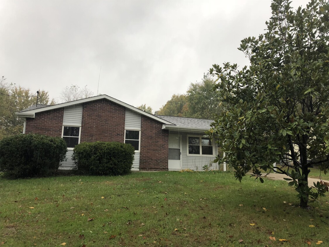 Foto principal - 1323 Belair Dr