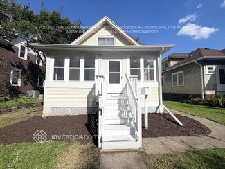 Building Photo - 1024 25th Ave SE