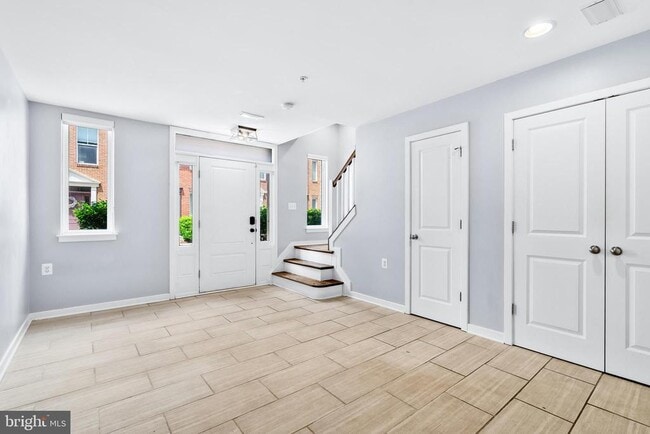 Foto del edificio - 1424 Trafalgar Ln