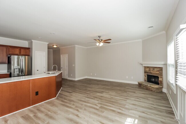 Building Photo - 252 Derby Ct