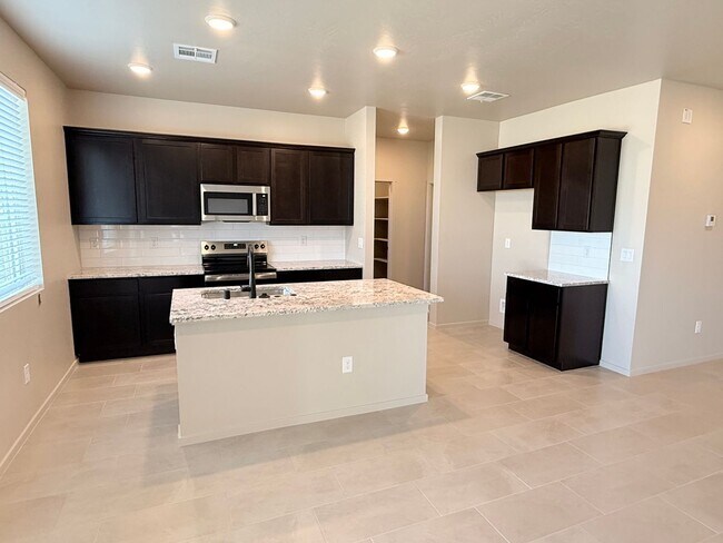 Foto del edificio - New Home Metro Verde