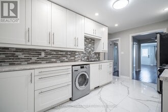 Building Photo - 96 Charlotte St