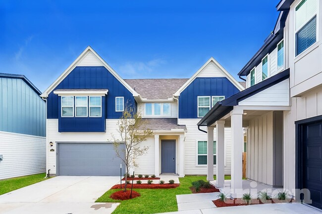 Building Photo - 22807 Terrazzo Dr