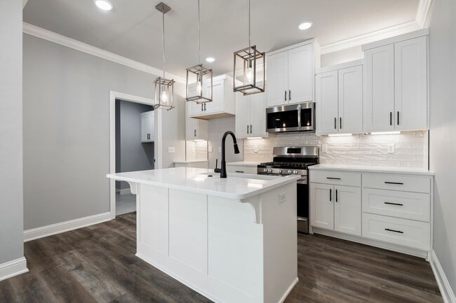 Building Photo - Newly Built Bentonville Townhome!