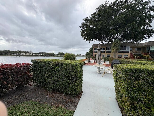 Foto del edificio - 98 Stratford H