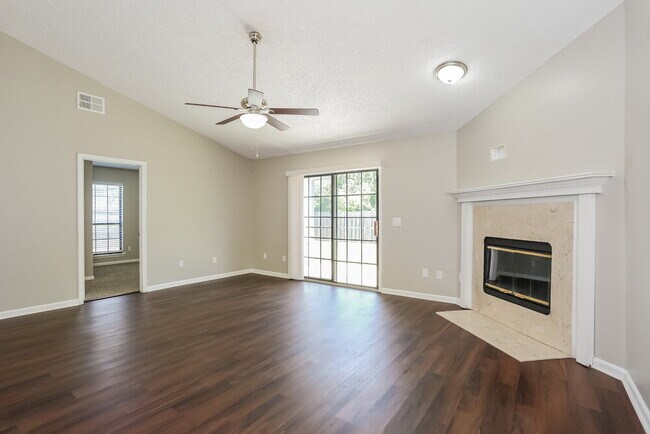 Foto del edificio - 7609 Cinnamon Tea Ct