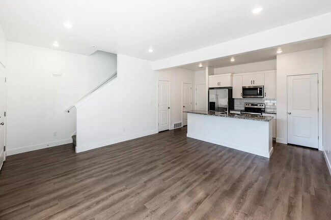 Foto del edificio - 335 S 1540 E