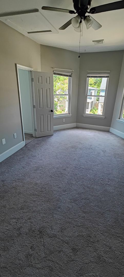 Foto del edificio - Large, Renovated 4 bedroom in Church Hill