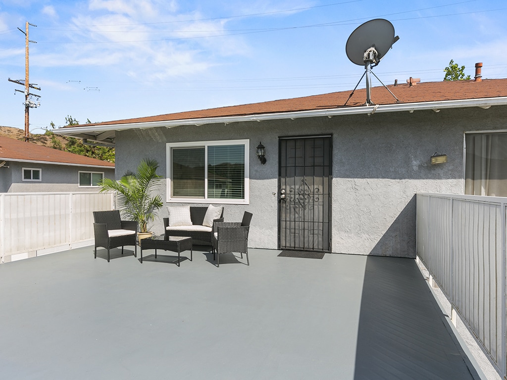 Primary Photo - 20757 Plum Canyon Rd