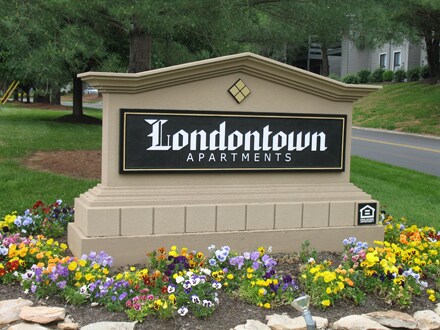 Foto principal - 6400 Lonas Dr