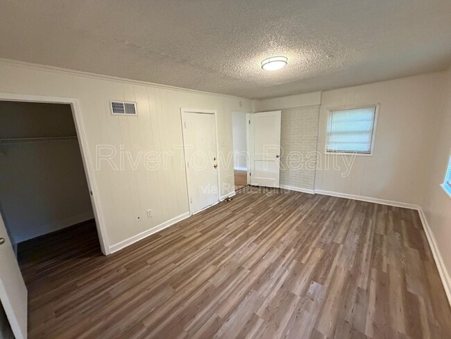 Building Photo - 4550 Quince Rd