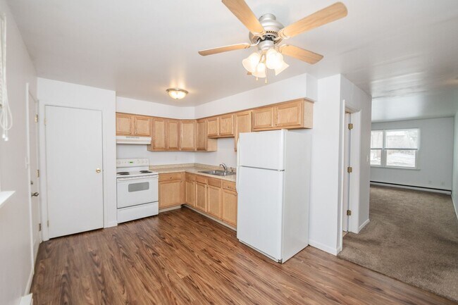 Building Photo - 2 bed, 1 bath Duplex in Portage