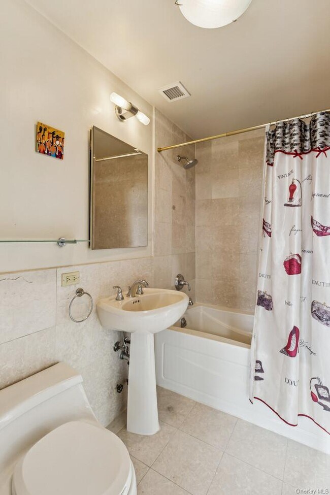 Foto del edificio - 1485 5th Ave