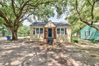 Building Photo - 3819 Prentice Ave