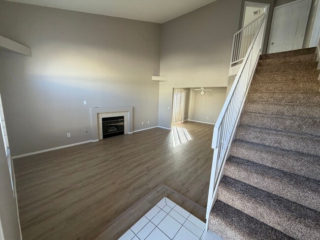 Building Photo - Townhouse with 2 Primary Bedrooms!