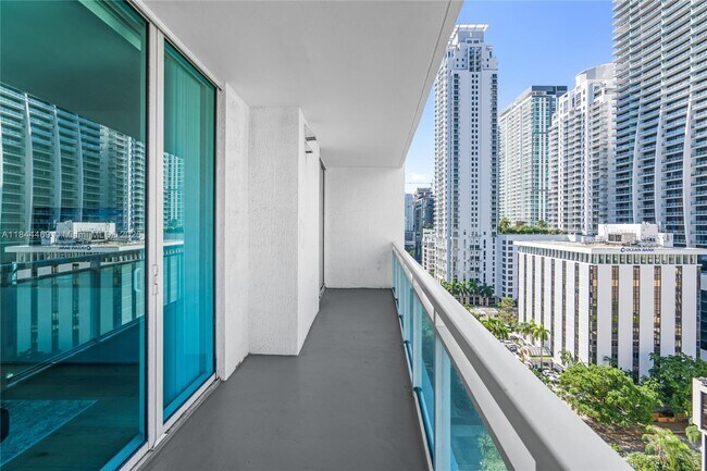 Foto del edificio - 951 Brickell Ave