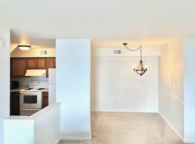 Foto del edificio - 253 Pinewood Cir