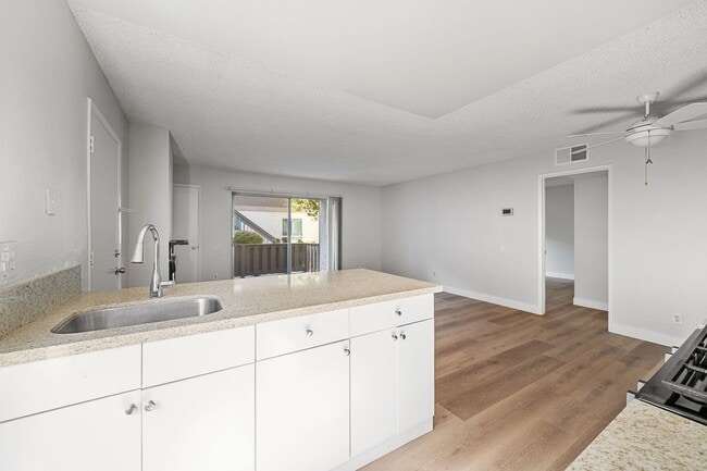 Foto del edificio - 1 Bedroom 1 Bath Apartment Close to South ...
