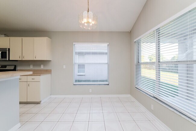 Foto del edificio - 1541 Scotch Pine Dr